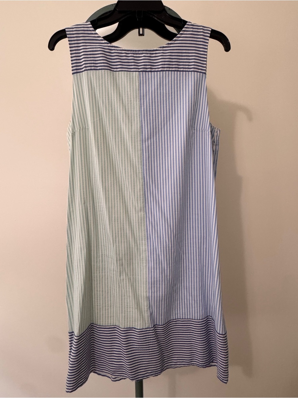 Vineyard Vine Kentucky Derby  Sleeveless Shift Dress in Blue and Mint